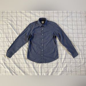 Gap. Small poplin dobby dress shirt. Blue dots.